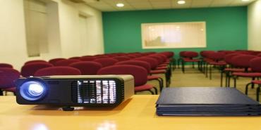 Sanciones por inasistencia