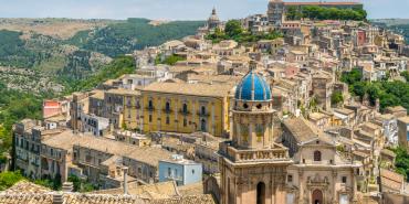 ¿Cómo son las casas de un euro que se venden en Italia?