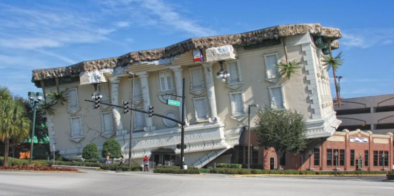 Los sorprendentes edificios que están construidos al ‘revés’