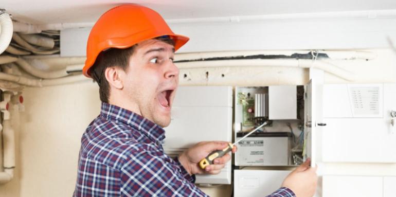 Cómo evitar que la corriente lo ‘coja’ en su casa