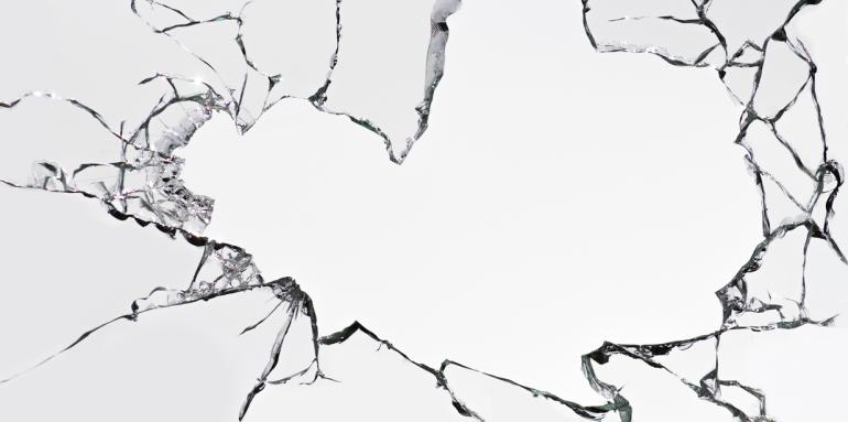 ¿Por qué aparecen grietas en tus paredes y cómo saber si son peligrosas?