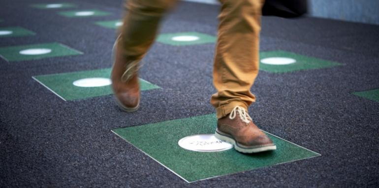 Las baldosas inteligentes que generan energía con cada paso